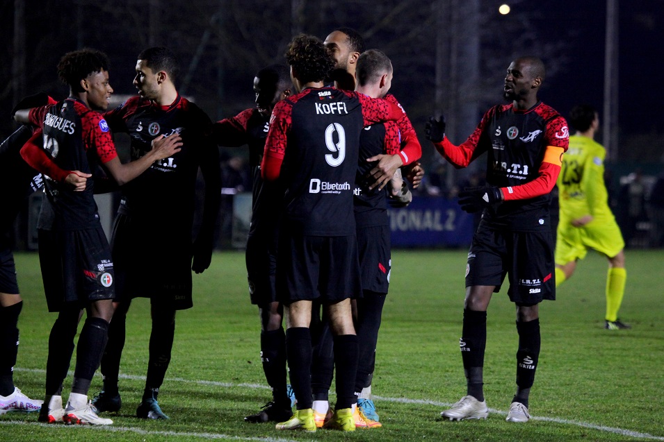 National 2 Les Lusitanos de Saint Maur redécollent LusoJornal